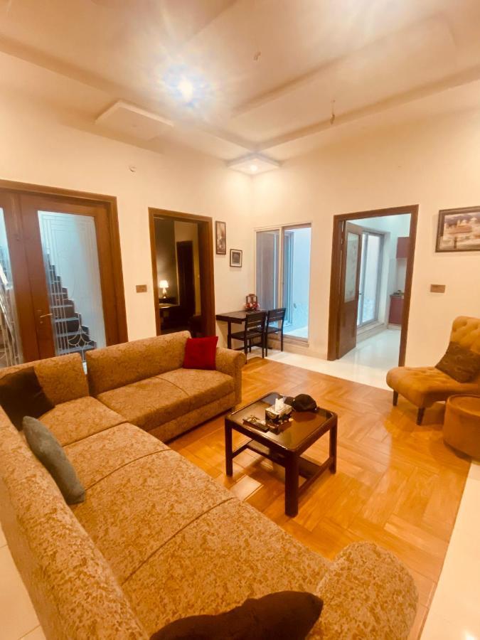 פייסלאבאד Fully Serviced Holiday Home Near Lyallpur Galleria מראה חיצוני תמונה