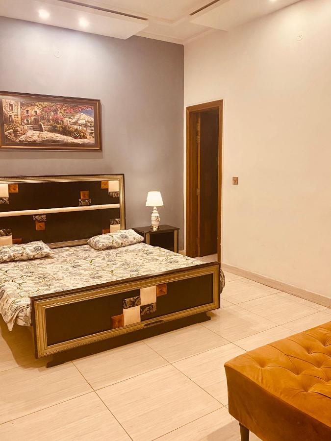 פייסלאבאד Fully Serviced Holiday Home Near Lyallpur Galleria מראה חיצוני תמונה