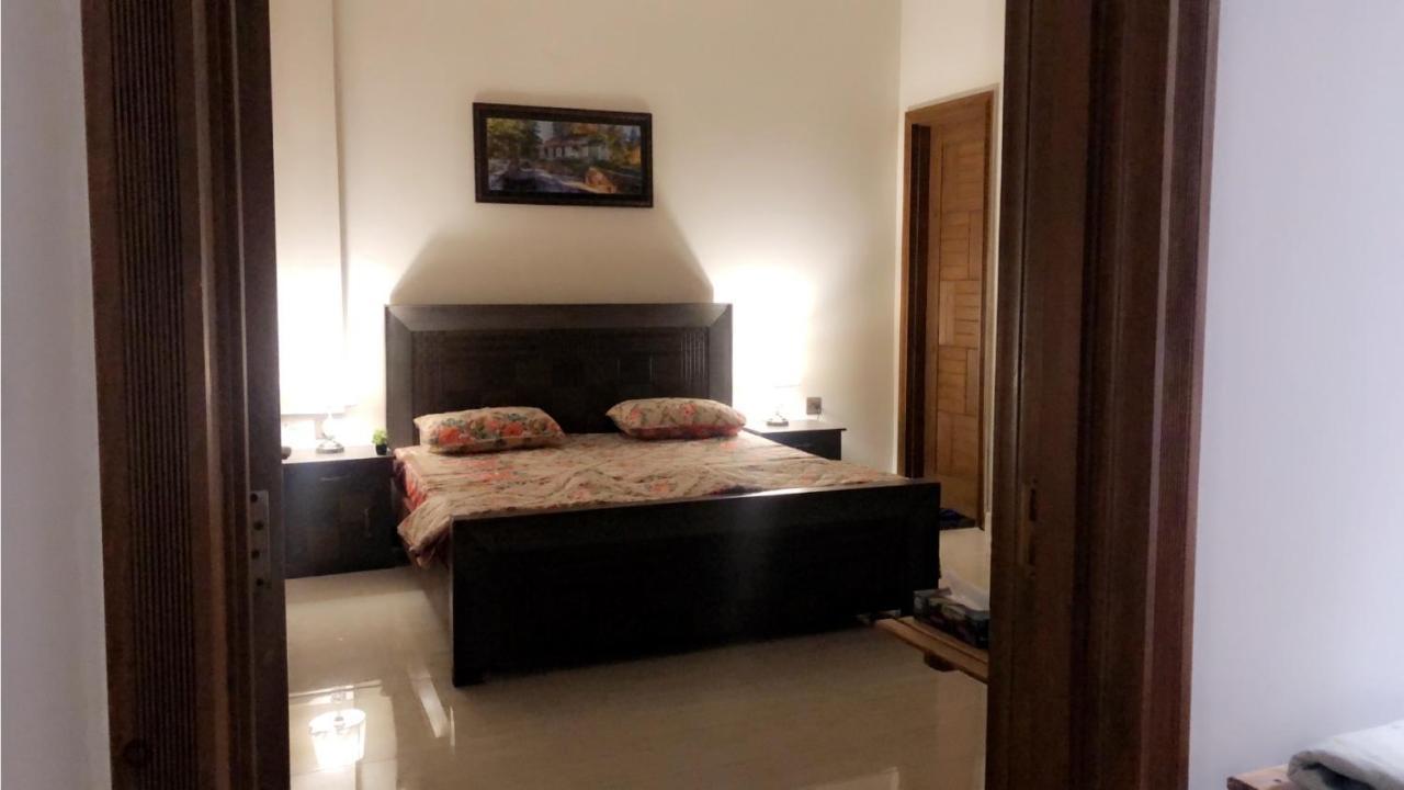 פייסלאבאד Fully Serviced Holiday Home Near Lyallpur Galleria מראה חיצוני תמונה