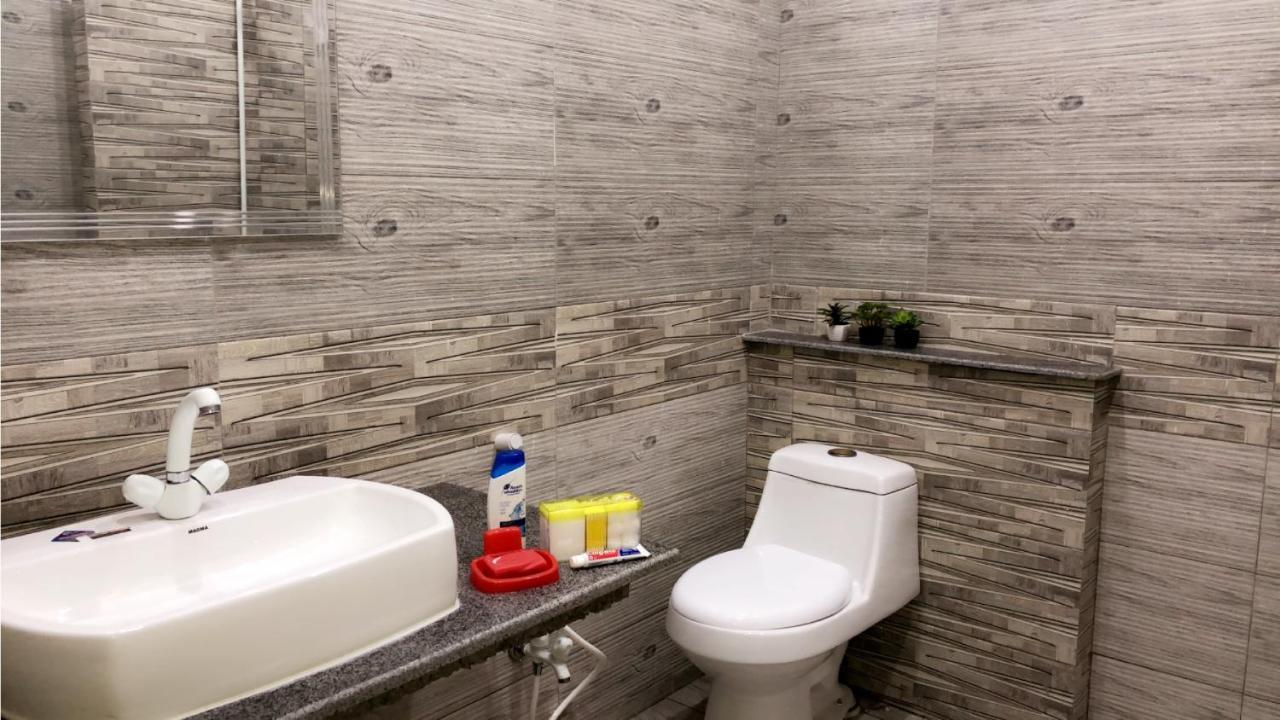 פייסלאבאד Fully Serviced Holiday Home Near Lyallpur Galleria מראה חיצוני תמונה