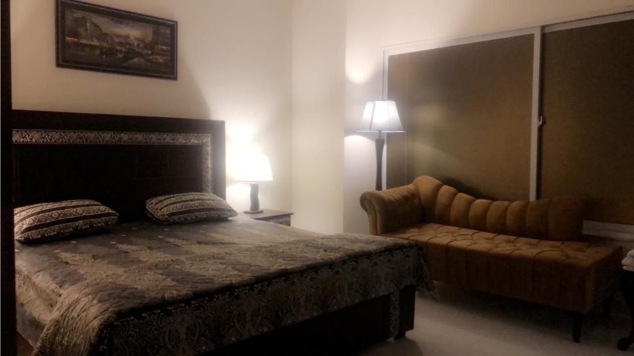 פייסלאבאד Fully Serviced Holiday Home Near Lyallpur Galleria מראה חיצוני תמונה
